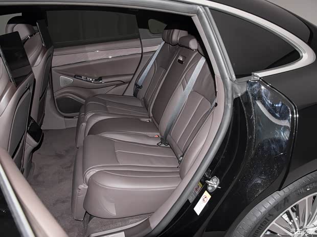 优雅与科技共存的腾势Z9豪华程度如何？跟我一起体验吧(图13)