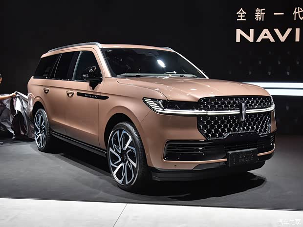 全尺寸SUV的气场有多足?来看看全新一代林肯领航员够不够威风(图2) 全尺寸SUV的气场有多足?来看看全新一代林肯领航员够不够威风(图2)