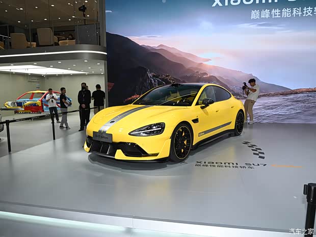 全球最速四门电跑 诸多赛道性能加持 1548马力的小米SU7 Ultra(图2)