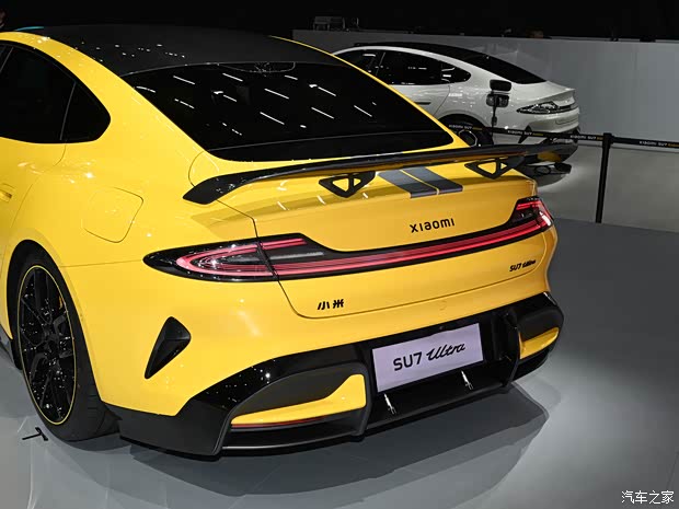 全球最速四门电跑 诸多赛道性能加持 1548马力的小米SU7 Ultra(图9)