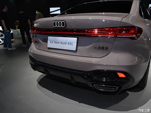 这就是A4L的正统换代!车展实拍一汽奥迪A5L(图12) 这就是A4L的正统换代!车展实拍一汽奥迪A5L(图12)