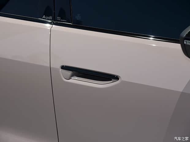 这就是A4L的正统换代!车展实拍一汽奥迪A5L(图15) 这就是A4L的正统换代!车展实拍一汽奥迪A5L(图15)