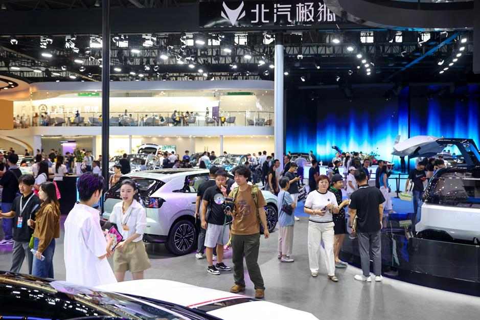 百亿资金“备战”，车企集体“囤粮”(图2)