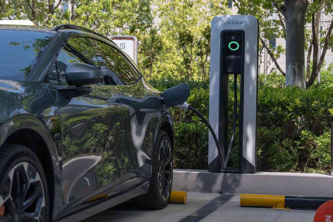 百亿资金“备战”，车企集体“囤粮”(图4)