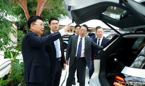 华为余承东到访广汽，与冯兴亚交流共建鸿蒙生态(图1)