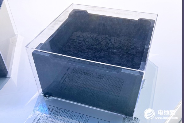 磷酸铁锂行业博弈加剧！5天内5家上市公司减产挺价(图1)