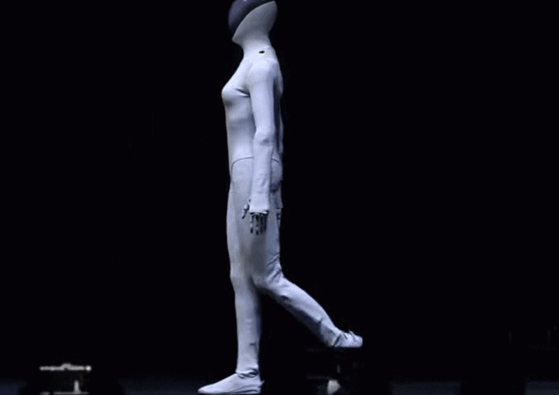 机器人“仿人”狂飙：技术必然，还是产业歧途？(图1)