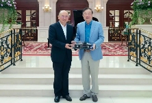 江汽集团董事长项兴初拜访任正非(图1)