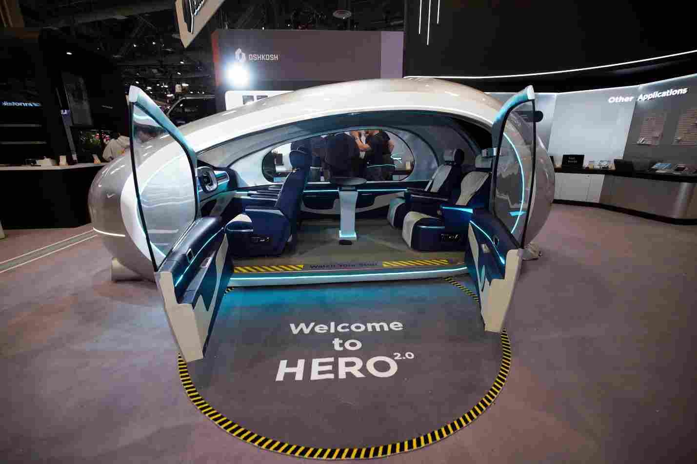 CES 2026：京东方首发HERO 2.0智能座舱，多模态交互全面升级(图2)