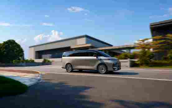 预售31.98万~38.98万 吉利银河V900开启预售(图5)