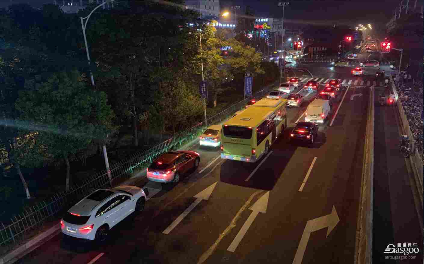 逸年有话：“苟住”的汽车人，出路在哪里？ - 领驭达新车资讯站