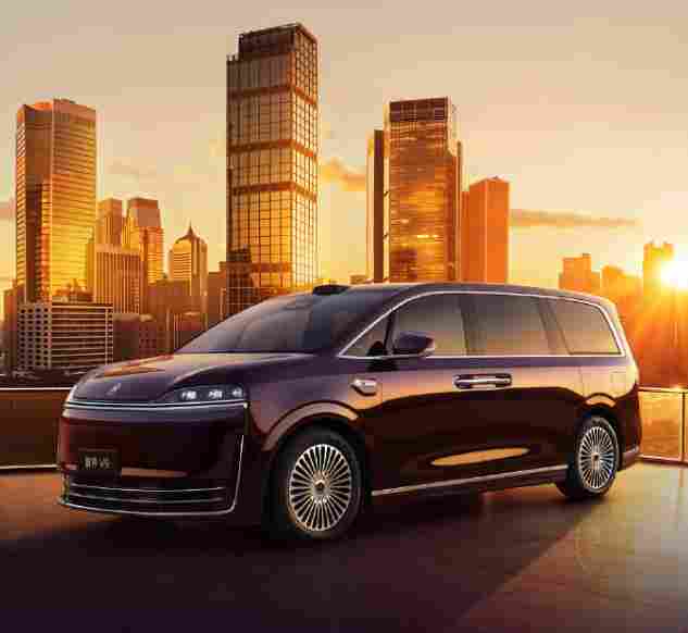 华为余承东：“旗舰大作”智界V9今年春天见 - 领驭达新车资讯站