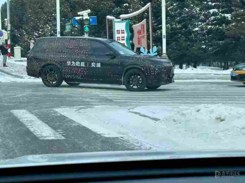 奕境全尺寸SUV冬测谍照曝光 将于2026年北京车展正式亮相(图3)