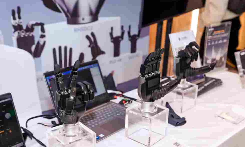 人形机器人分工革命，智元“临界点”是开端吗？(图4)