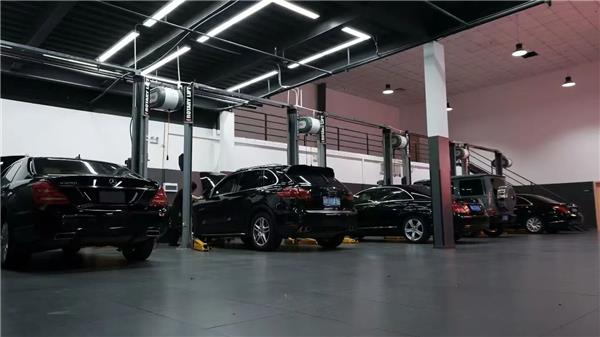 一家网红汽修店，倒在了这个冬天(图1)