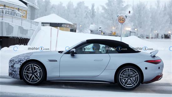 加入更多星徽元素 迈巴赫SL级谍照曝光(图6)