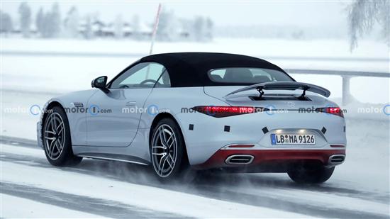 加入更多星徽元素 迈巴赫SL级谍照曝光(图7)