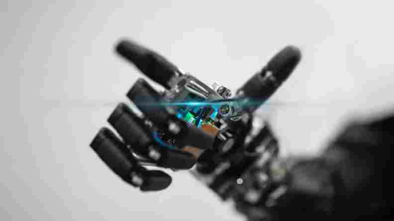 贾跃亭：FF机器人即将销售交付 - 领驭达新车资讯站