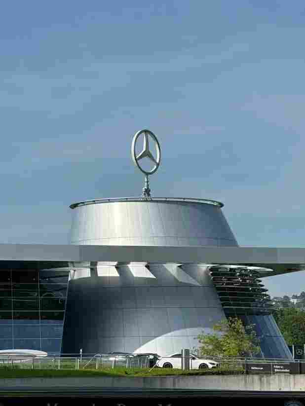 奔驰总部“被要求迁往美国”遭拒 - 领驭达新车资讯站