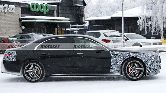 回归4.0T V8动力 新款奔驰AMG S 63谍照曝光(图2)